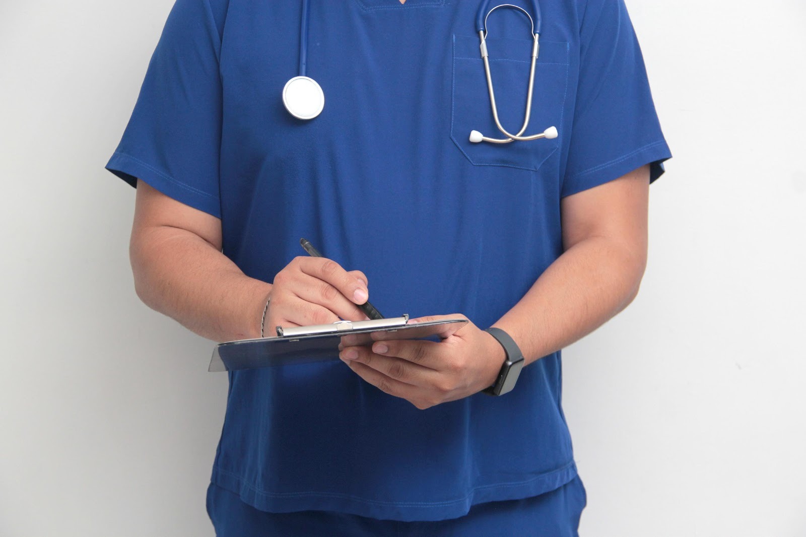 Simplify Your Finances: Debt Consolidation with Specialized Physician Practice Loans 